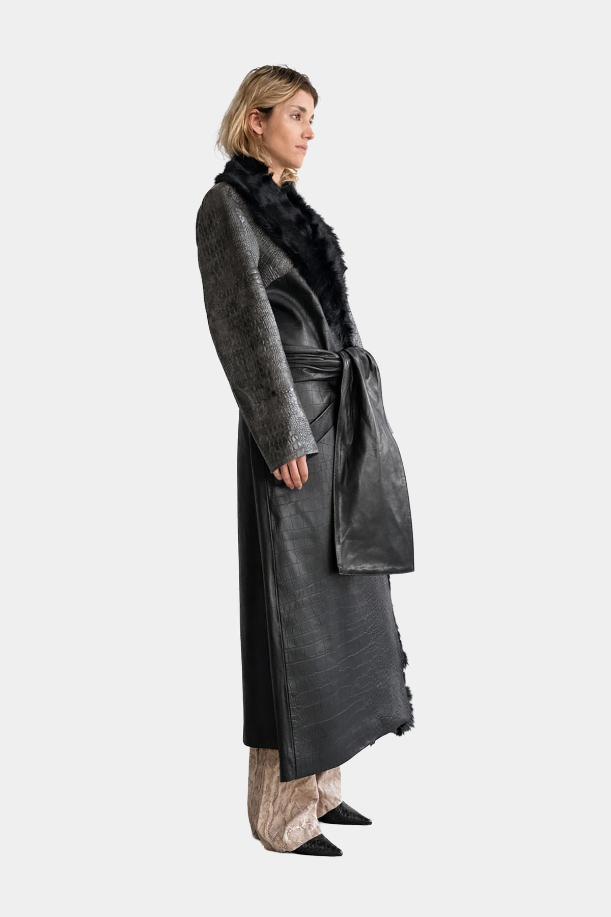 MYUS Vesper Coat side in crocodile embossed calfskin leather with pony hair collar